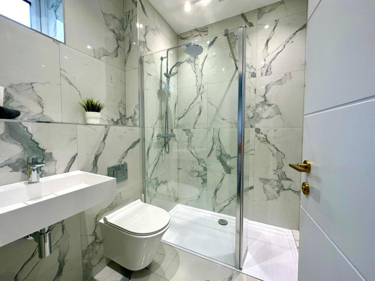 Hébergement de vacances Stunning Brand New House - Sleeps 6 - Free Parking - Great Location - Fast Wifi - Smart Tv - Close To & Bournemouth & Sandbanks Poole